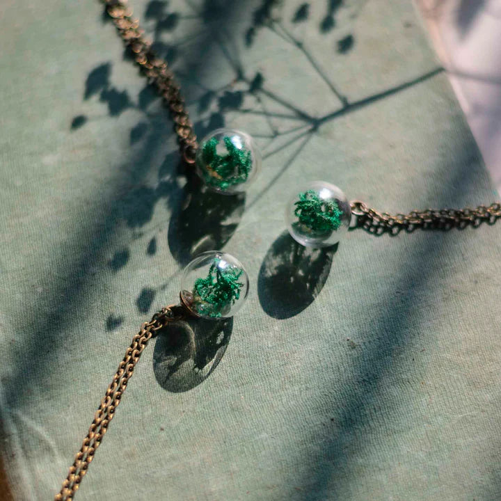 Green Rhapsody Moss Necklace