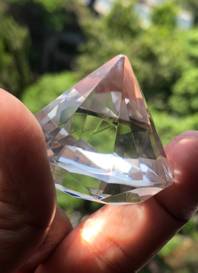 Quartz crystal diamond shape extractor
