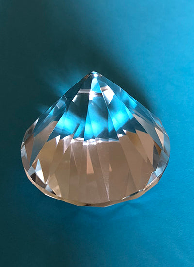 Quartz crystal diamond shape extractor