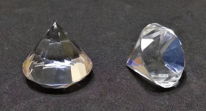 Quartz crystal diamond shape extractor